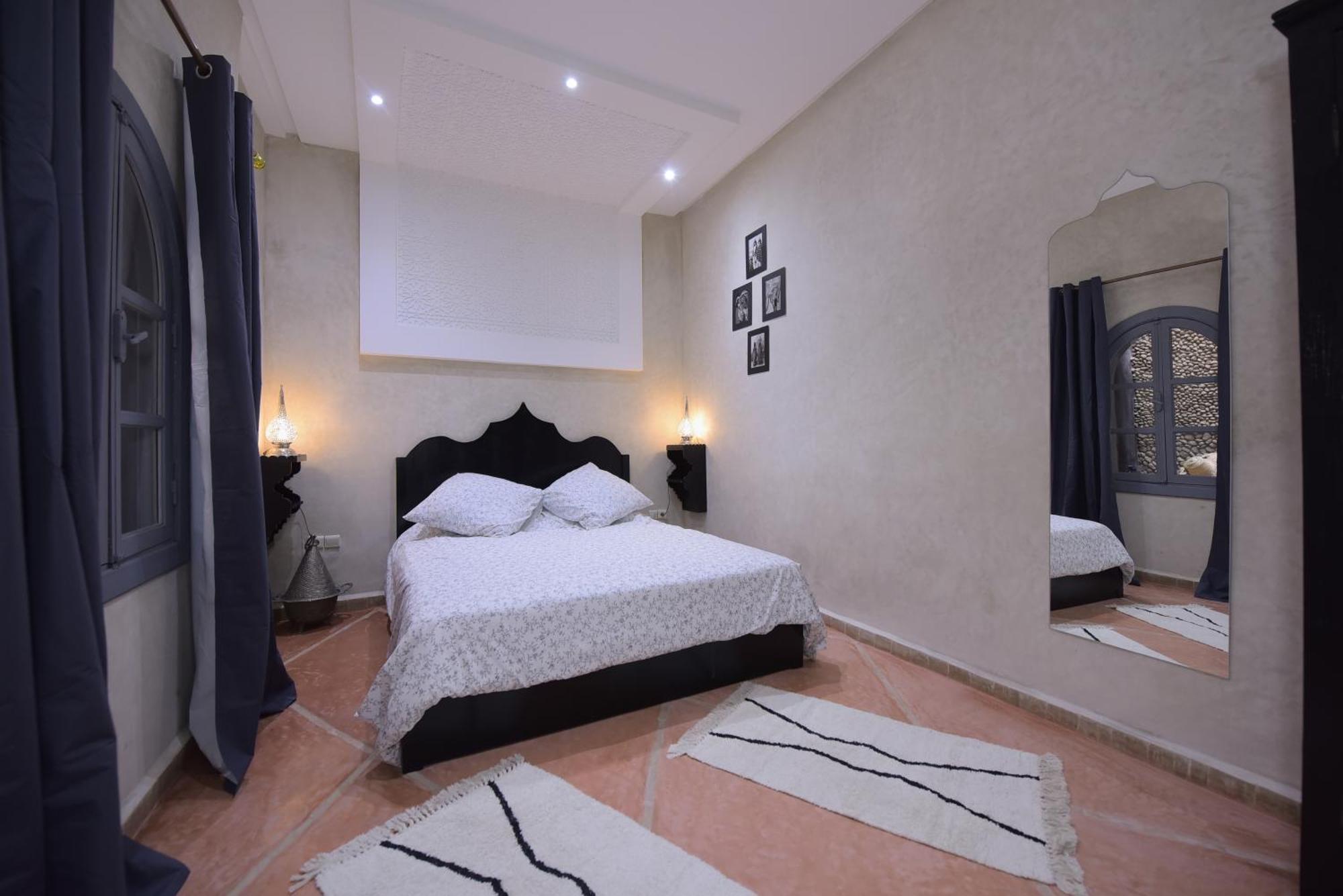 "Kasbah De Jade", Maison D'Hotes Avec Piscine Chauffee, Jacuzzi, Service Hotelier, Exclusivite Possible ! Marrakesh Exterior foto