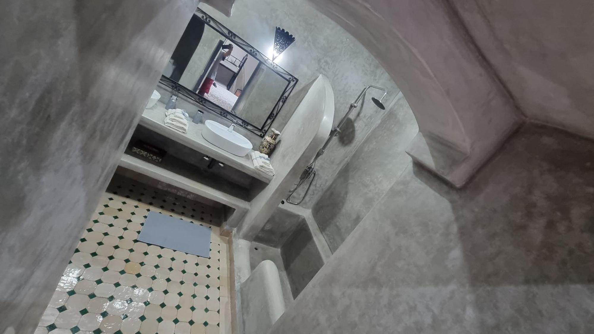 "Kasbah De Jade", Maison D'Hotes Avec Piscine Chauffee, Jacuzzi, Service Hotelier, Exclusivite Possible ! Marrakesh Exterior foto